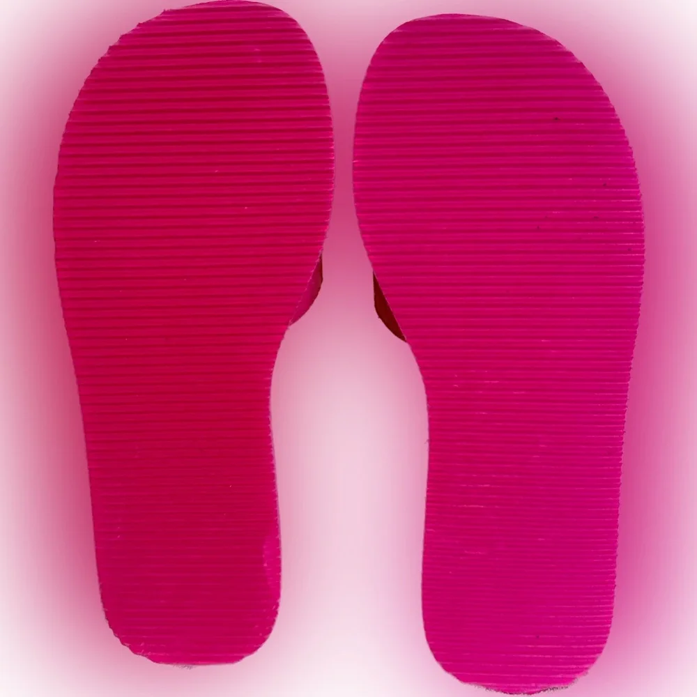 🌸Barbie Bubblegum Pink Slip-on Bickel Slides/Sandals sz:7 flip/flop Super Cute!